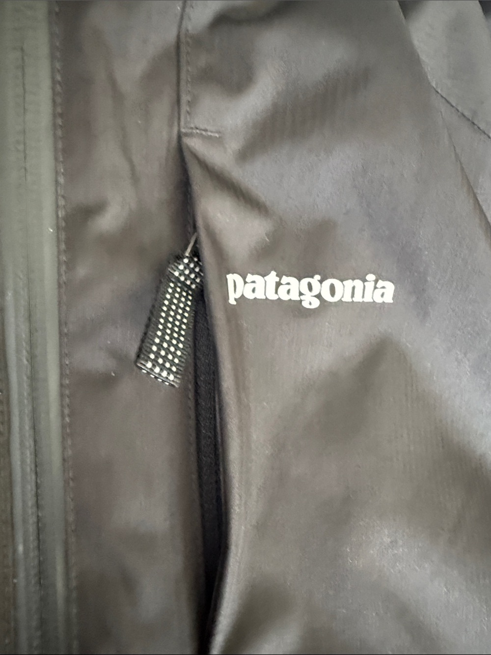 Patagonia winter coat black - size medium (10) - Picture 5 of 10
